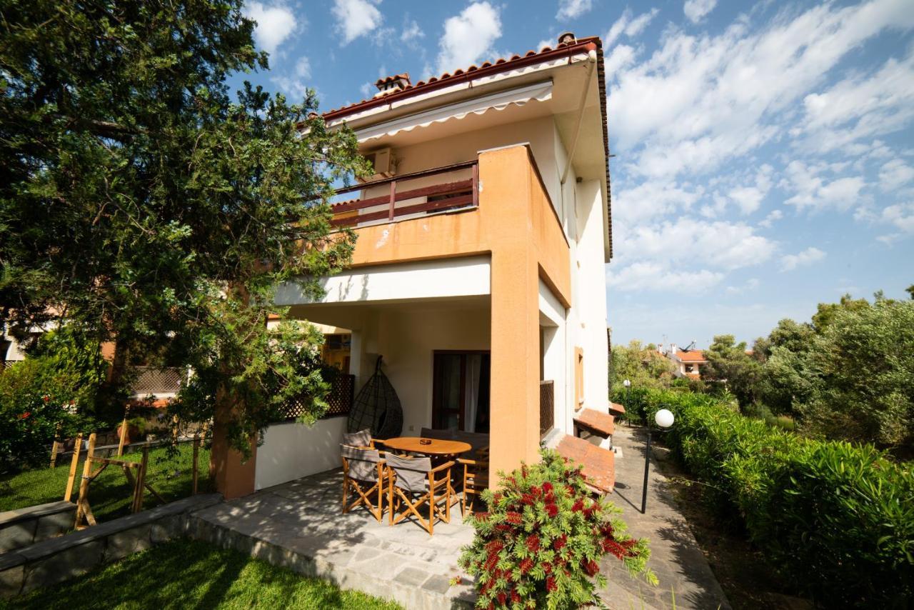 House In Pefkohori Villa Exterior photo