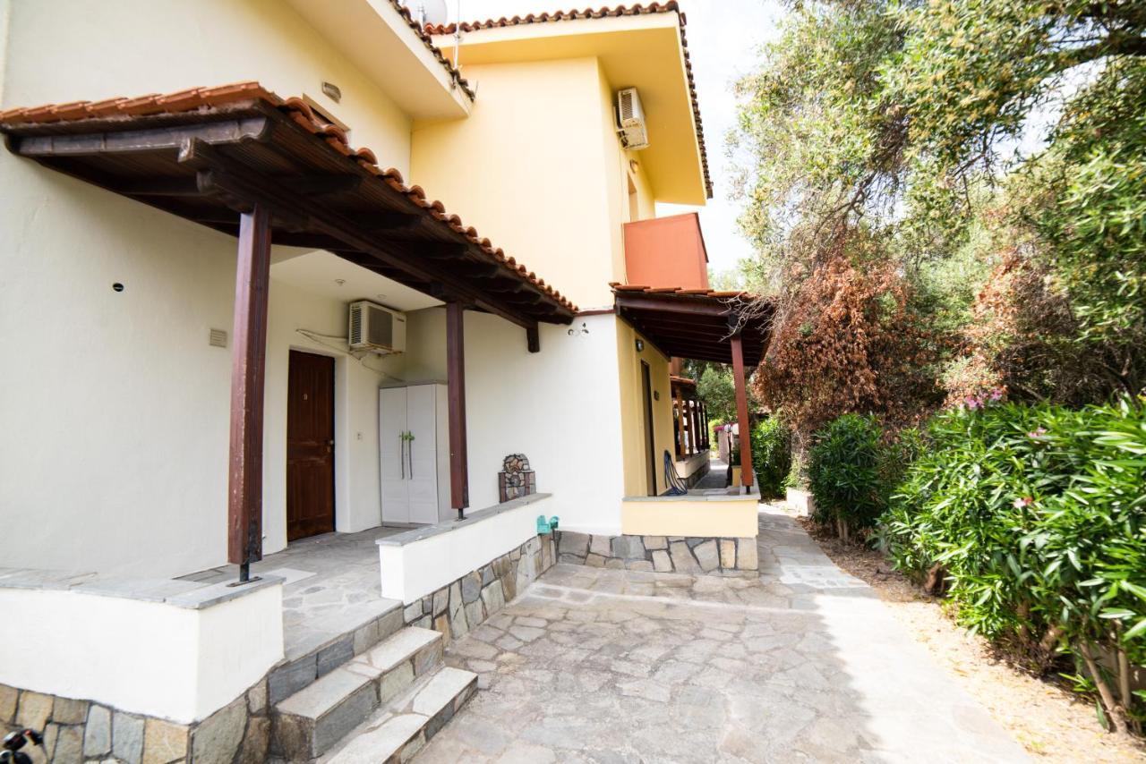 House In Pefkohori Villa Exterior photo